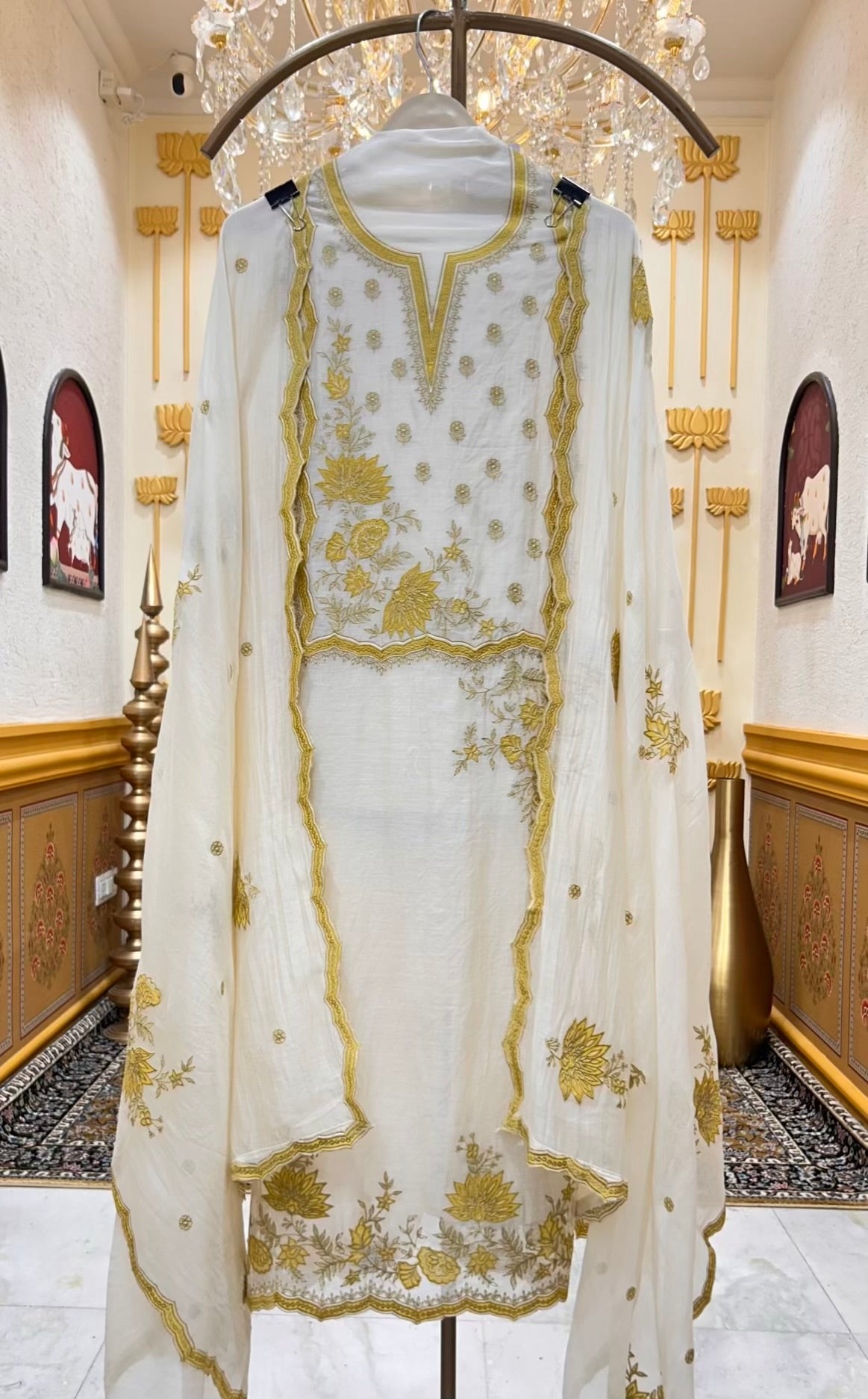 Ishana Mul Veil Suit (Mustard)