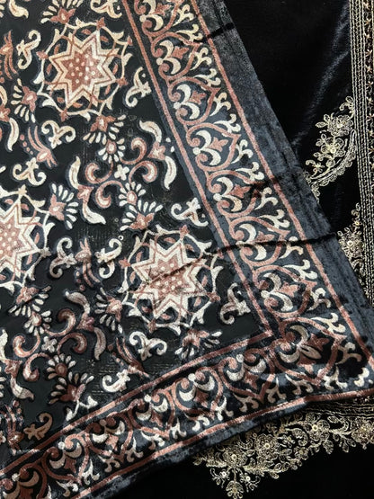 Hoorain-é-Velvet Suit (Black)