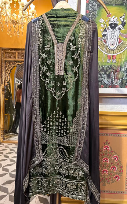 Inaya-é-Velvet Suit (Green)