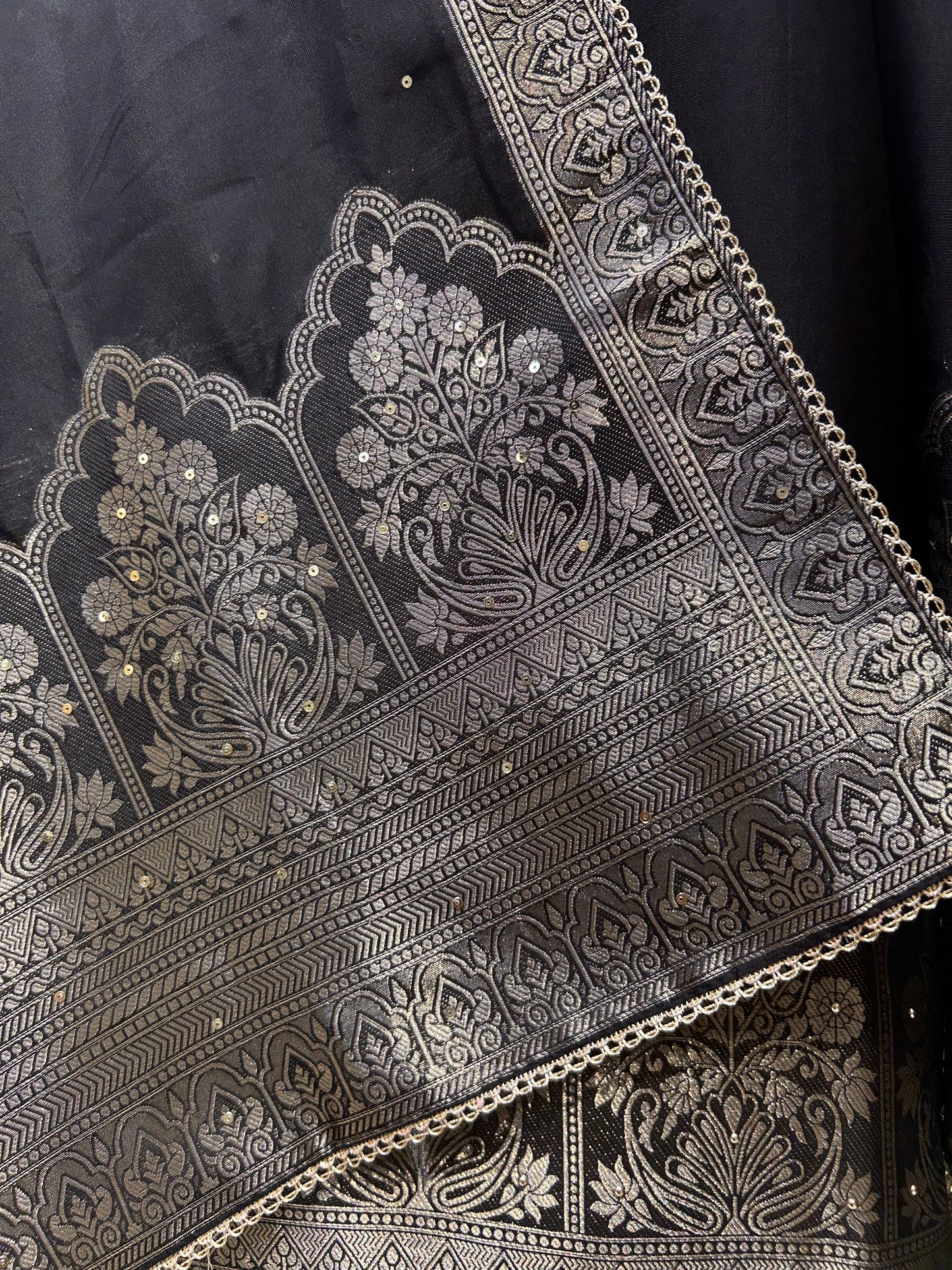 Banoré Élégance Suit