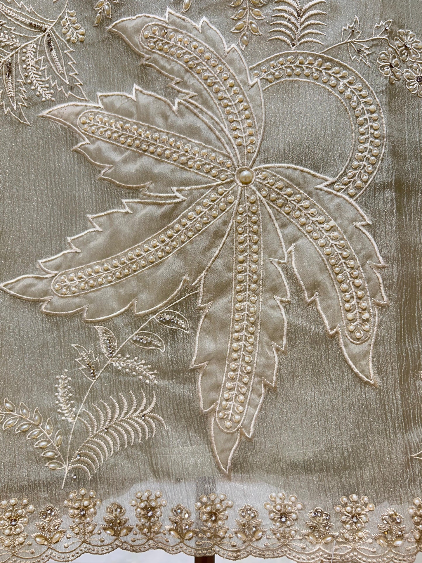 Mehrzeen Appliqué Tissue Suit