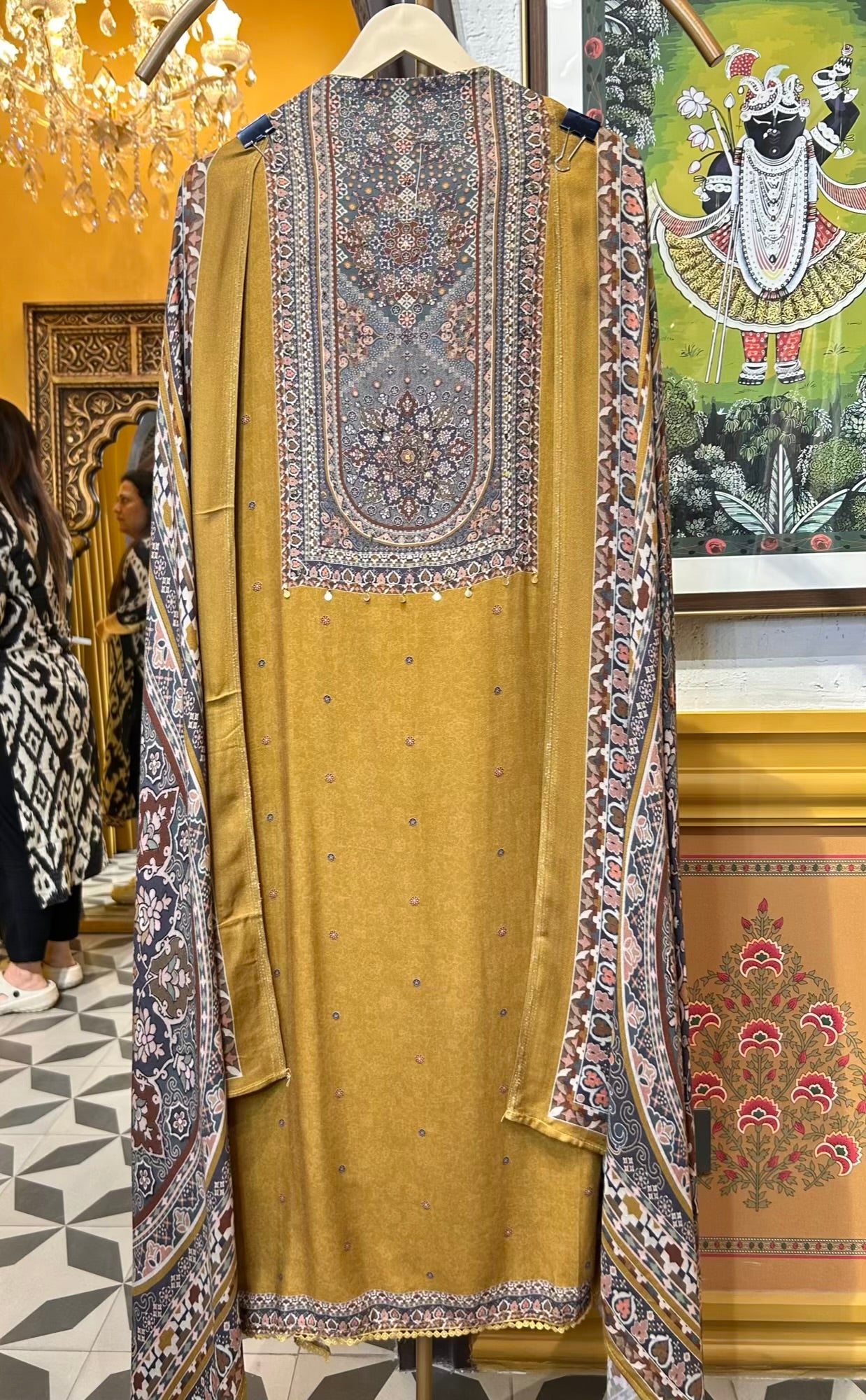 Siyana Pashmina Suit (Mustard)