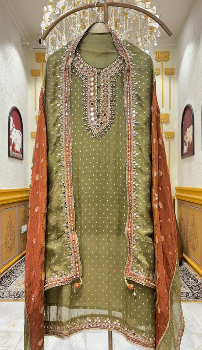 Noor-e-Zar Kundan Suit