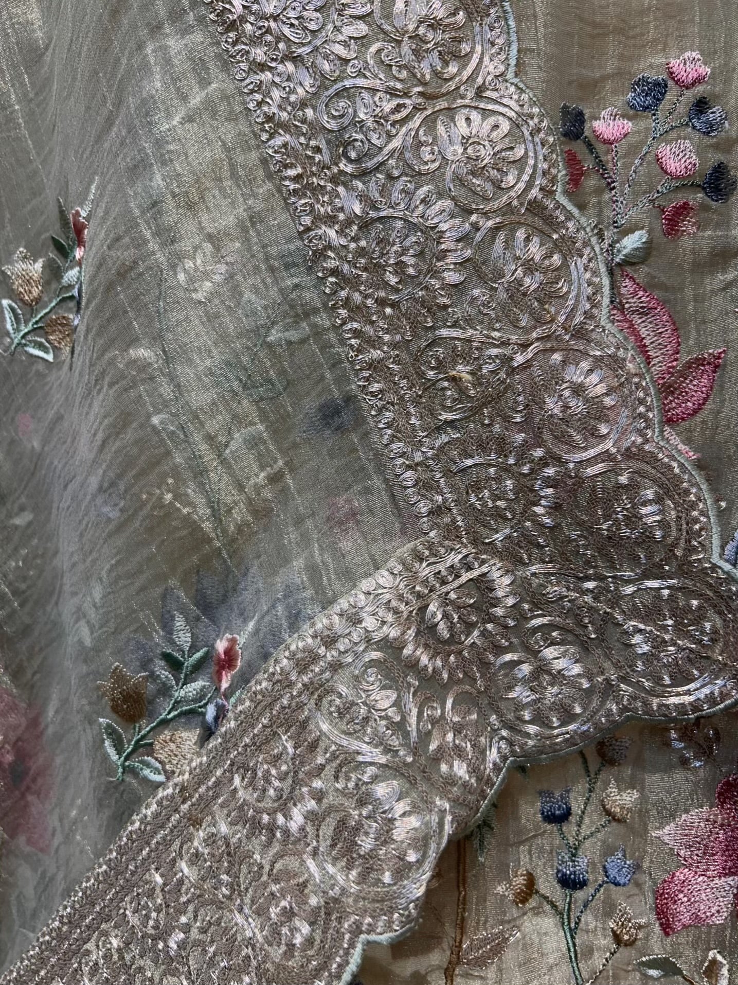 Zarisha Zari Loom Suit (Beige)