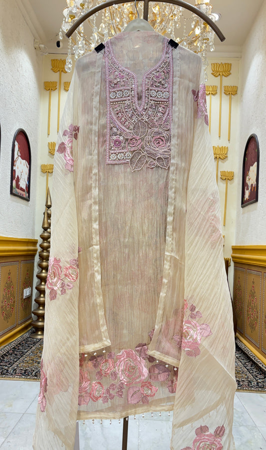 Aainoor Élite Suit