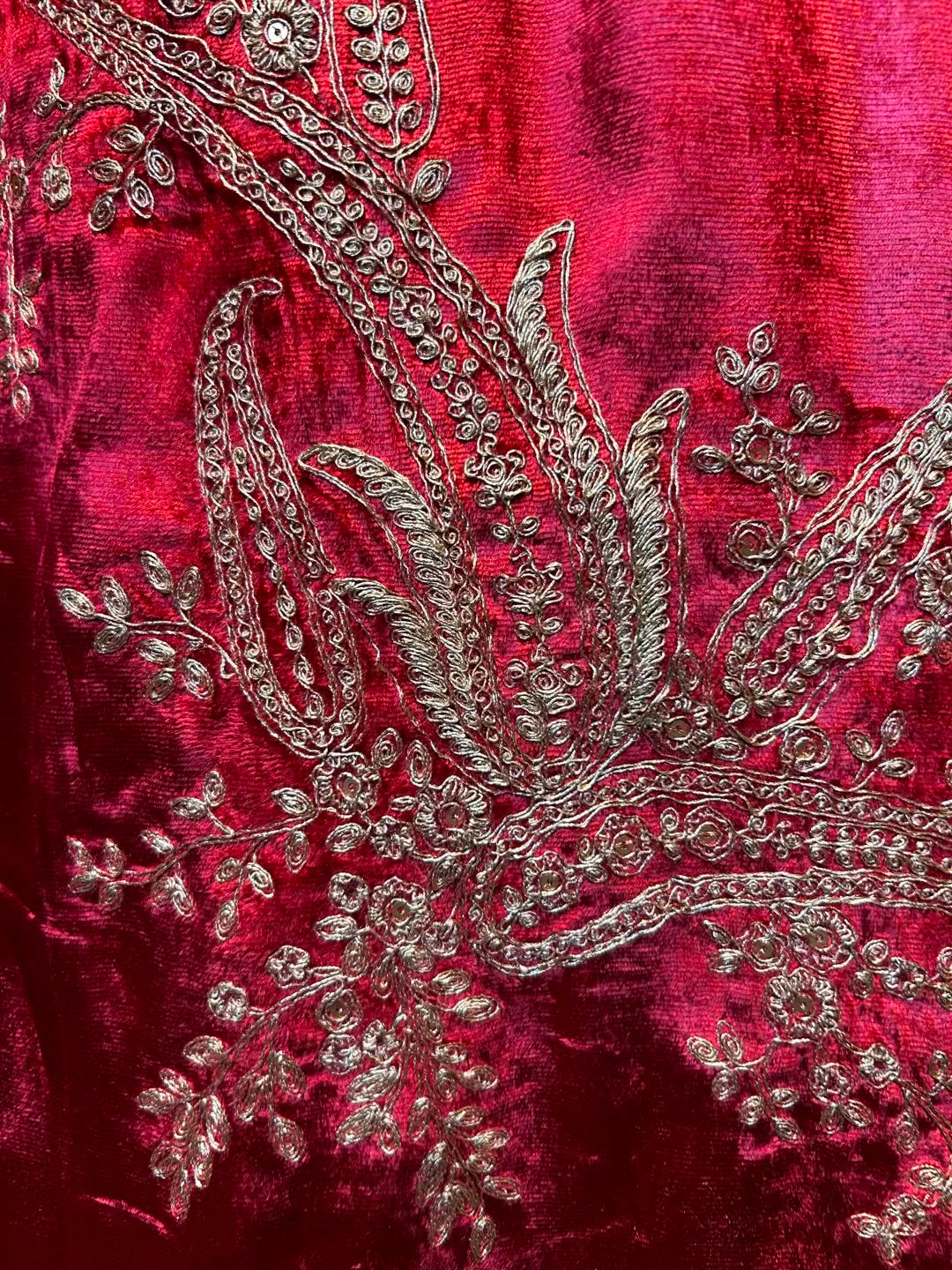 Noormira Velvet Suit (Red)