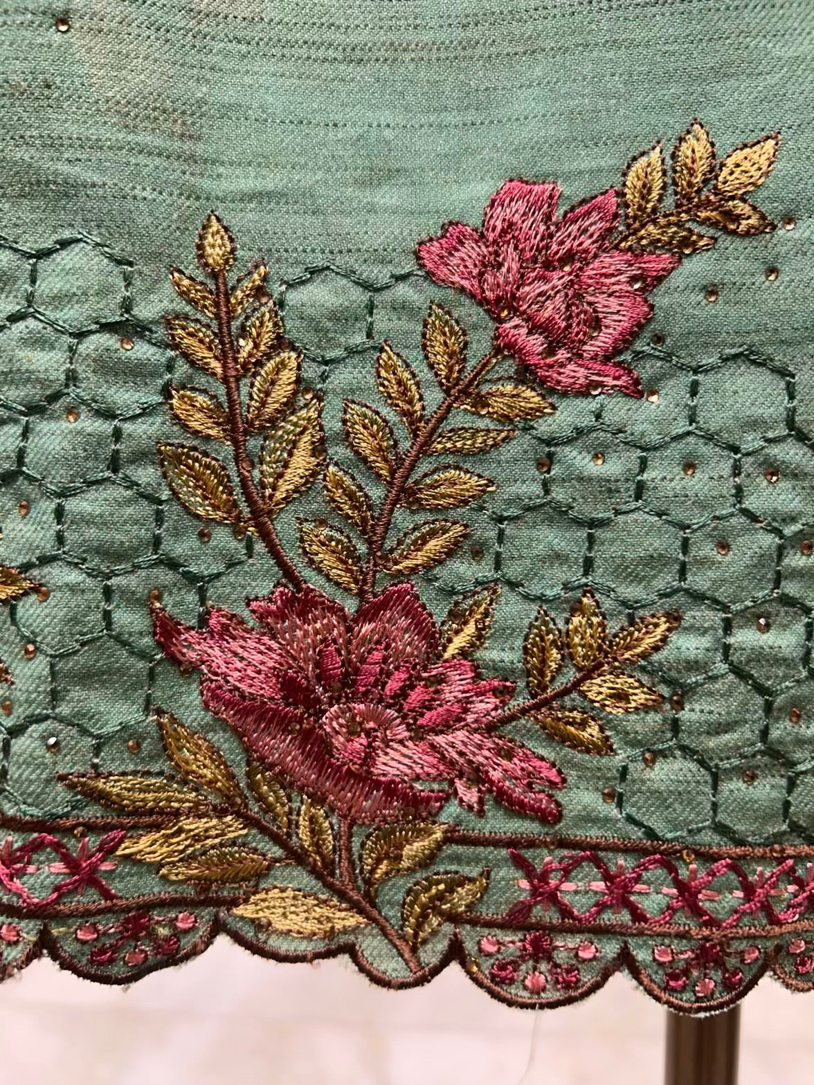 Afsana Pashmina Naqsh Suit (Green)