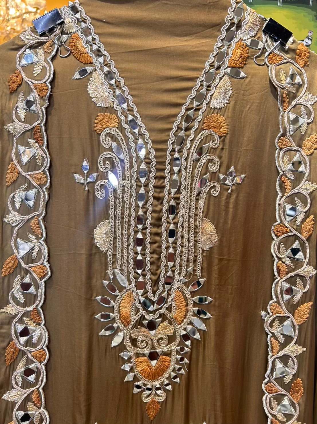 Noor-é-Gulshan (Brown)