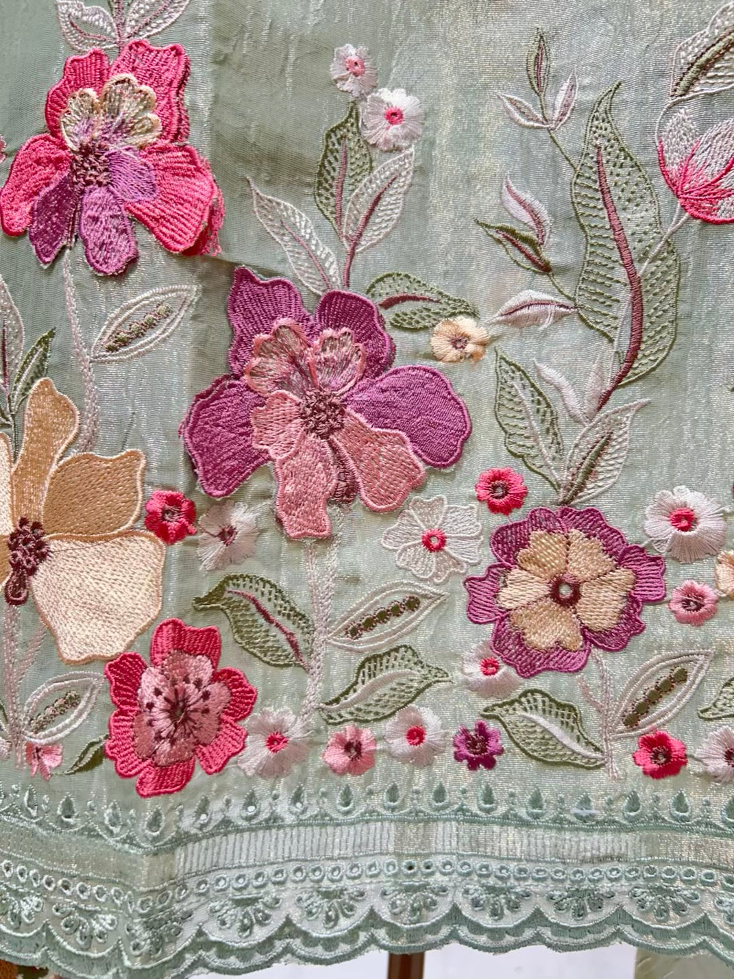 Navya Thread Crush Tissue Suit