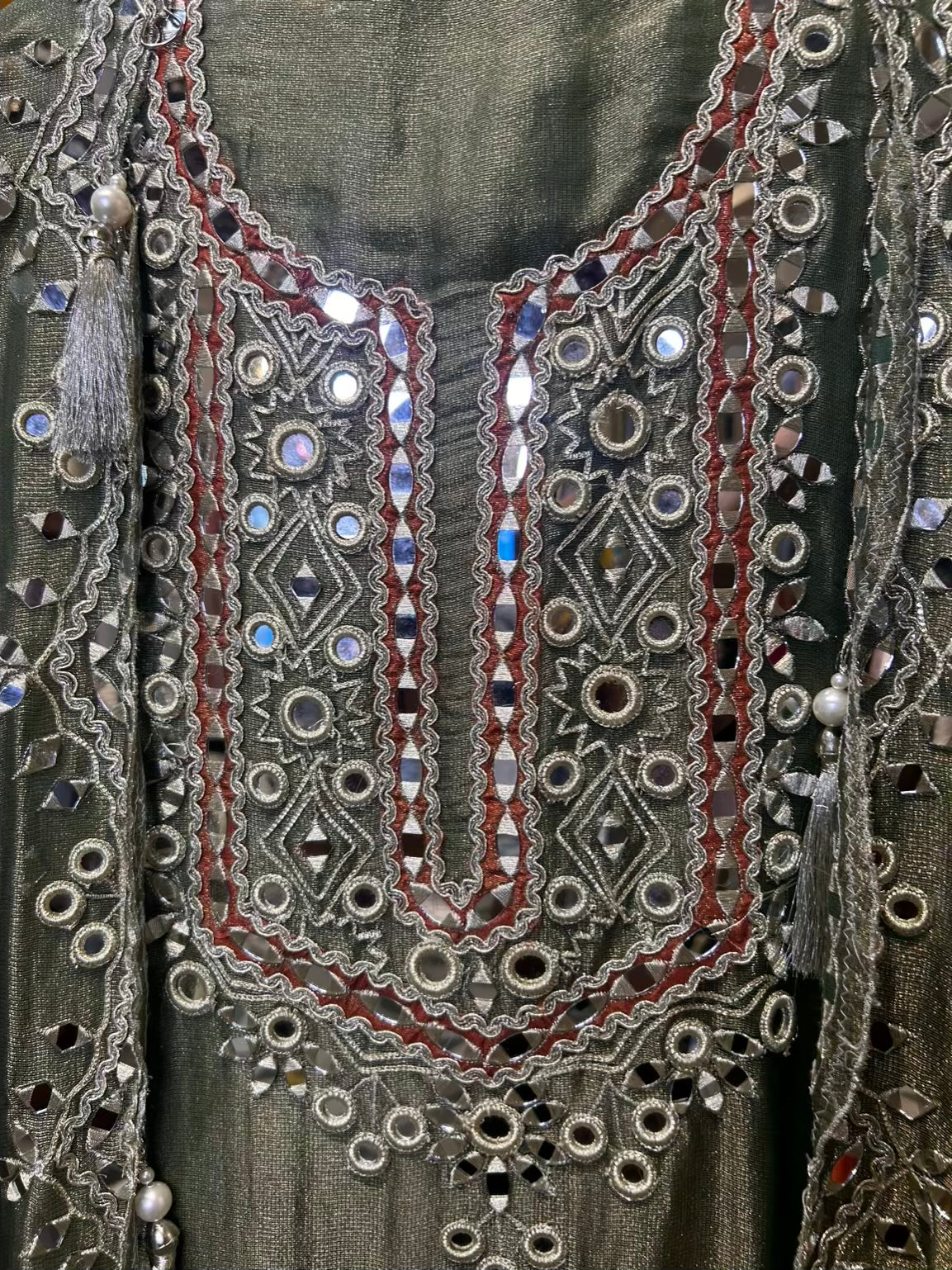 Raina-é-Noor (Green)