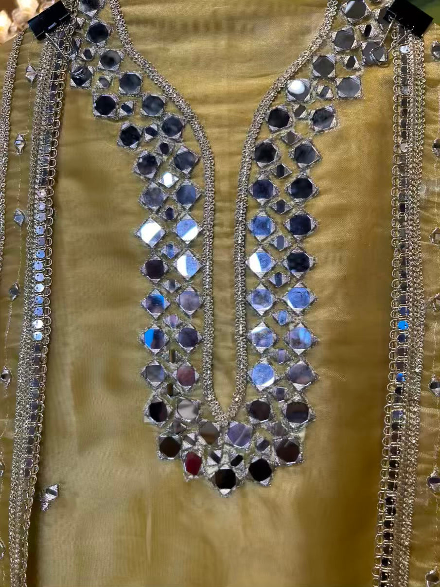 Sajda-e-Noor (Yellow)