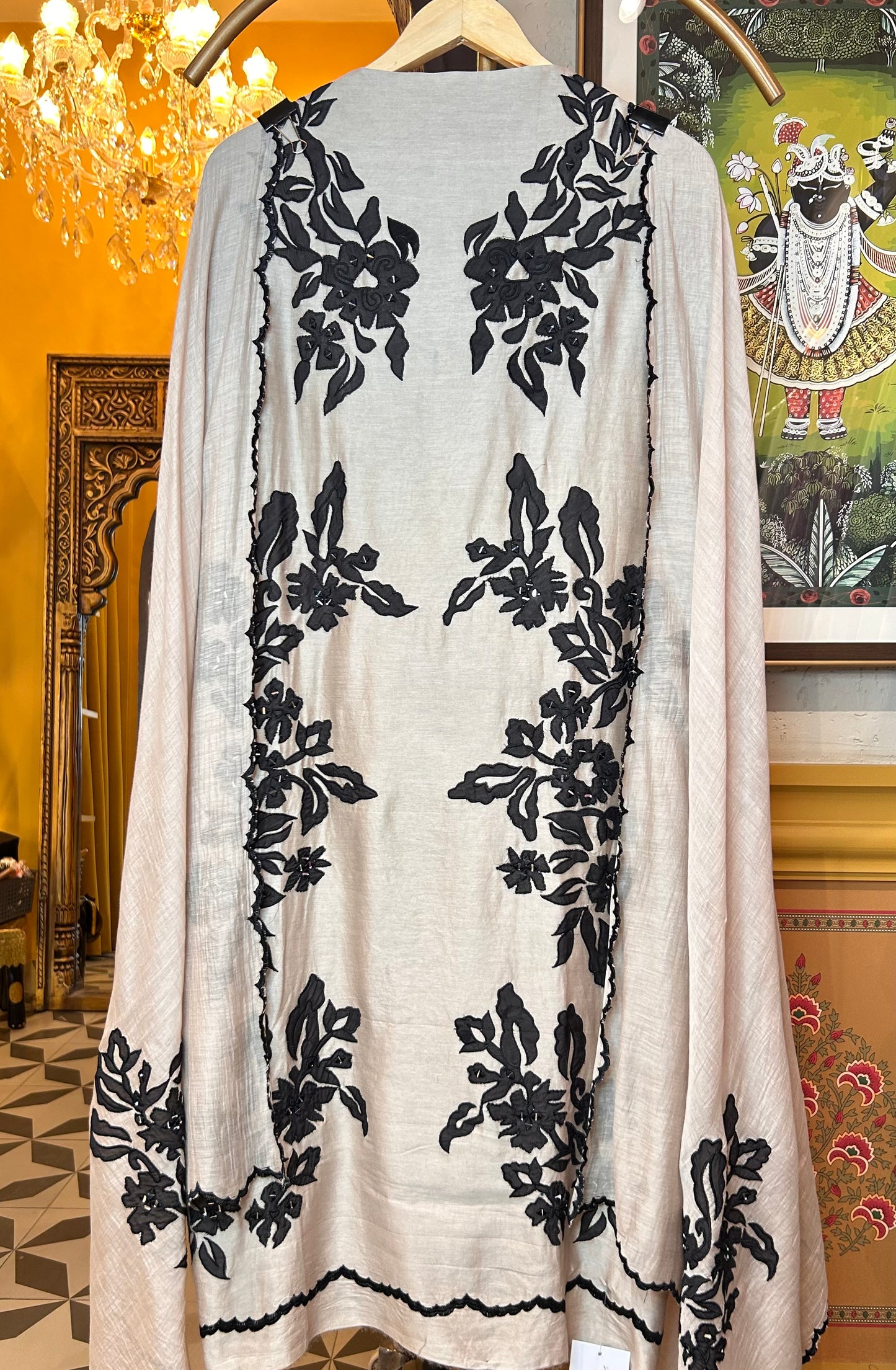 Gulnoor Mul Suit (White)