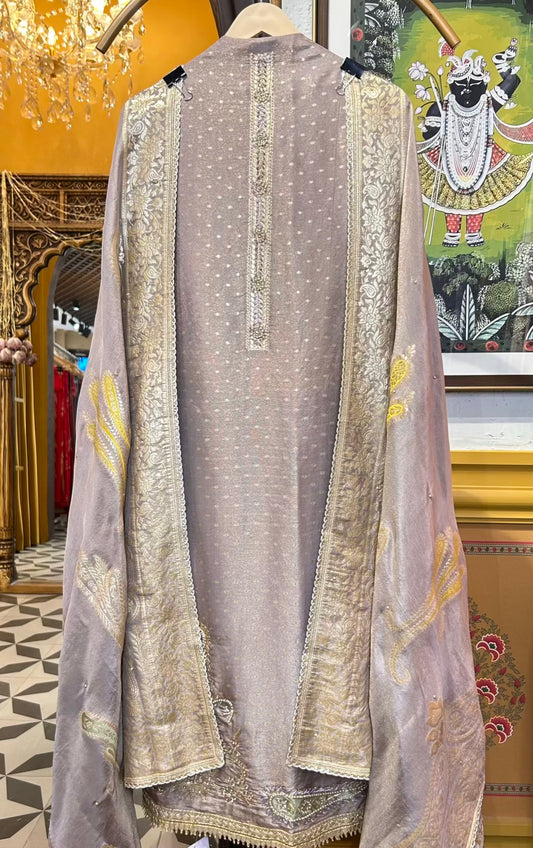 Zarqa-e-Husn (Silver Grey)