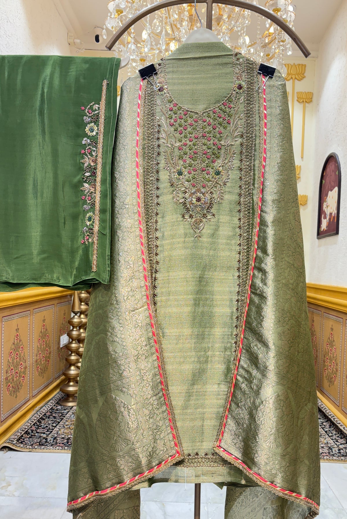 Zarbaft Noor Suit