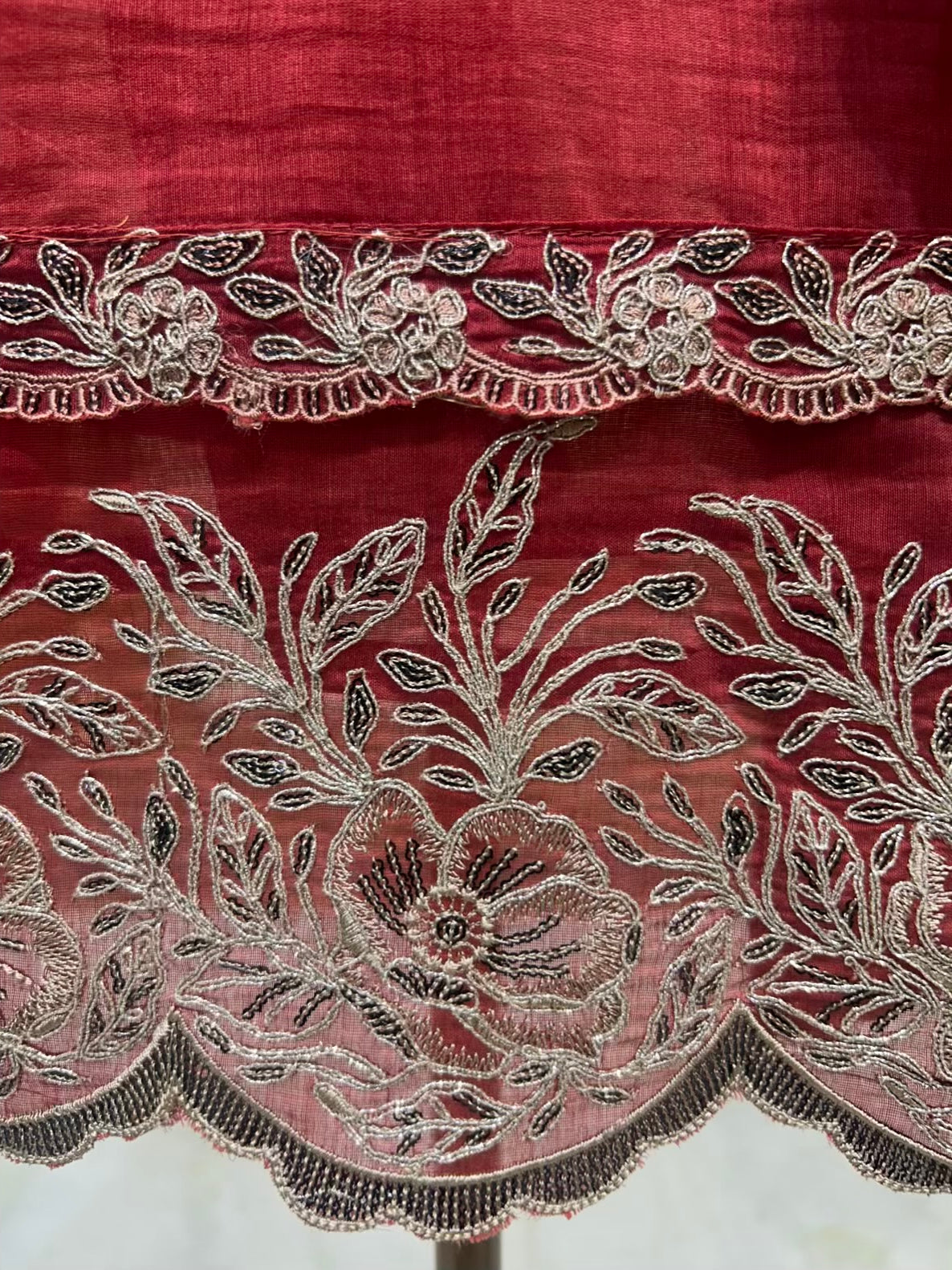Iraaya Mul Noor Suit (Maroon)