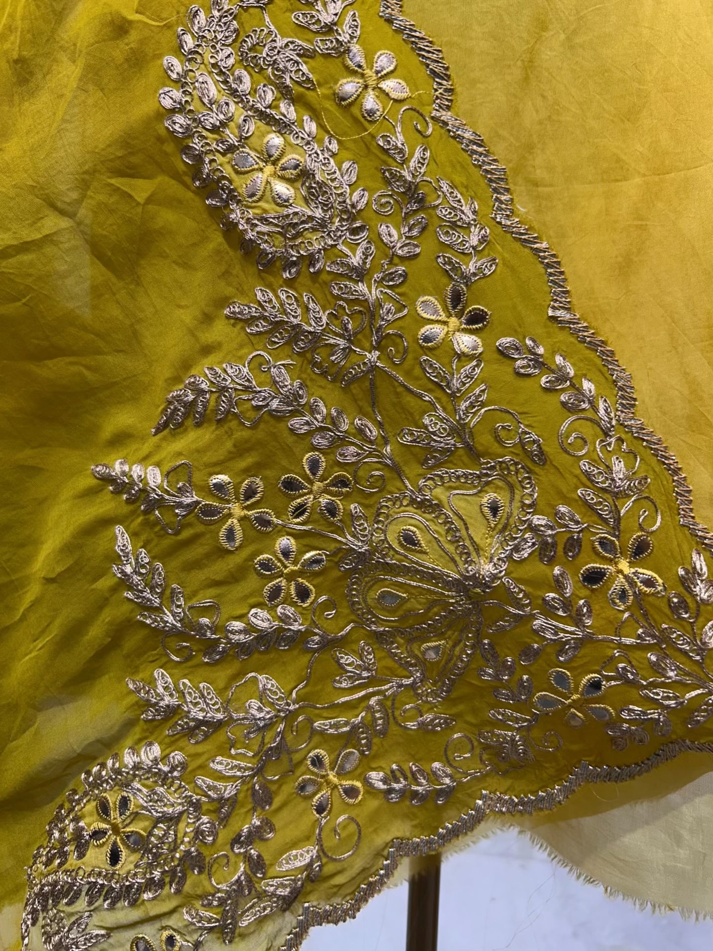 Arezya Dori Leather Élan Suit (Yellow)