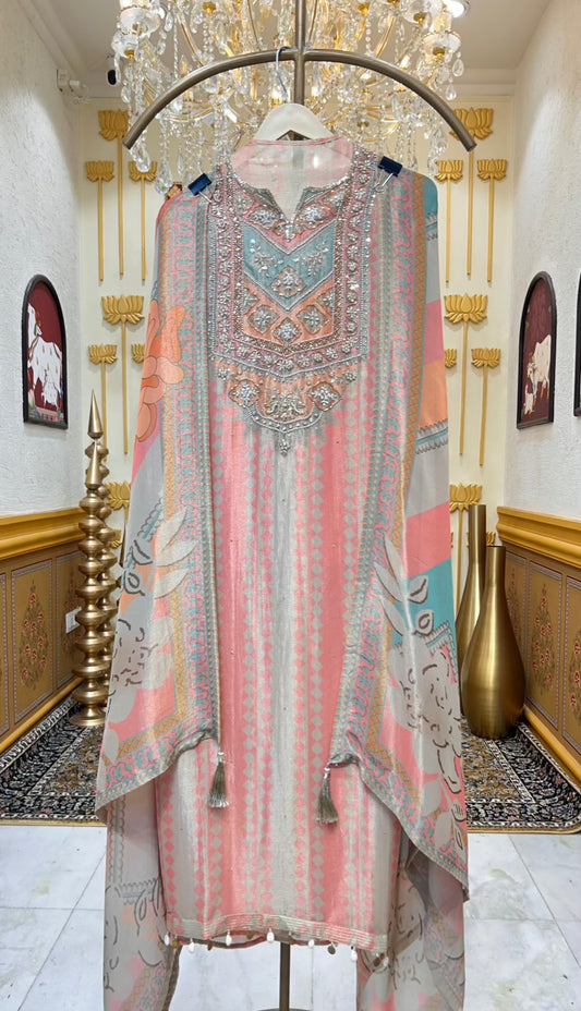 Zarmina Cutdana Élan Suit (Peach & Beige)