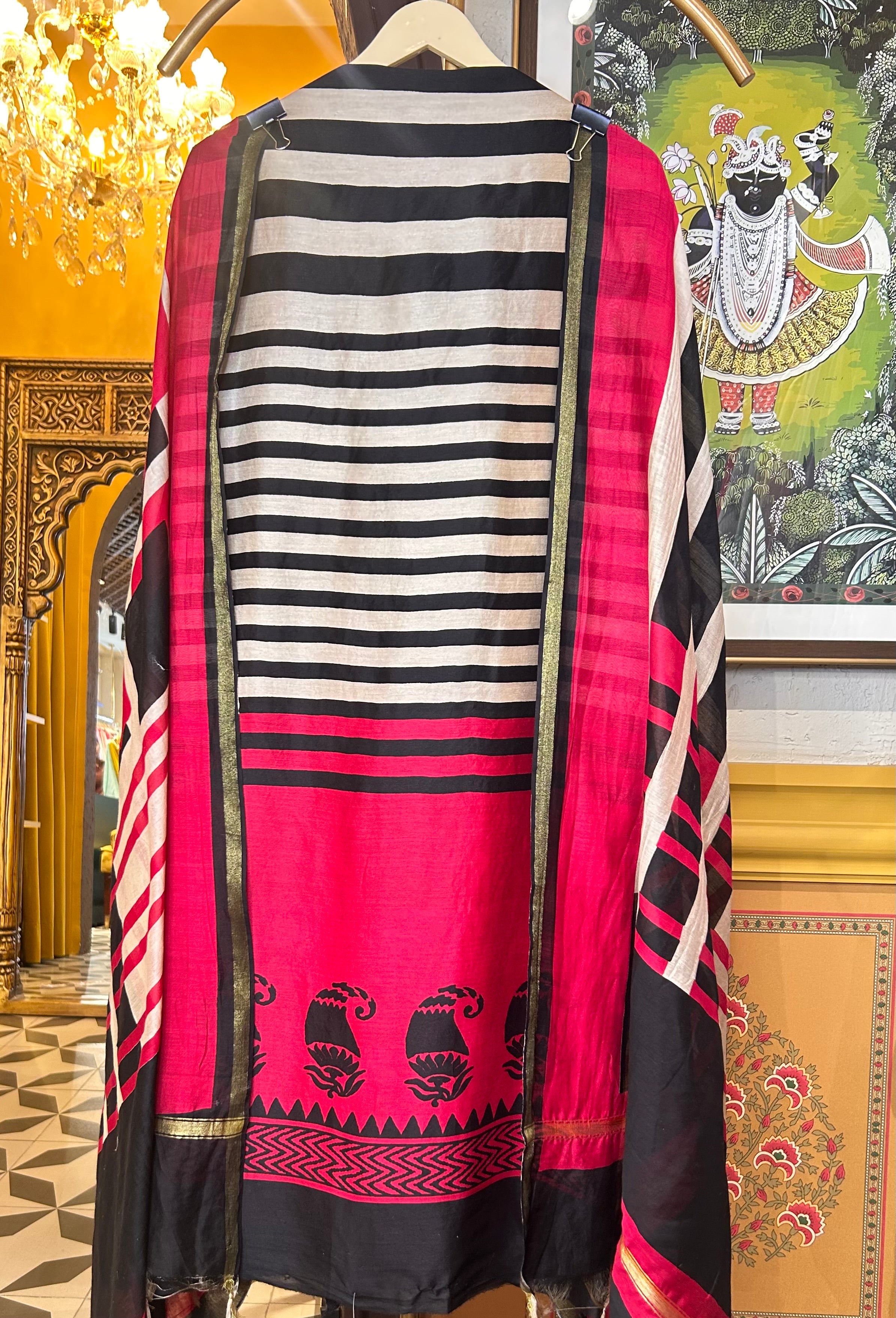 Varnika Maheshwari Suit (Black & Pink)