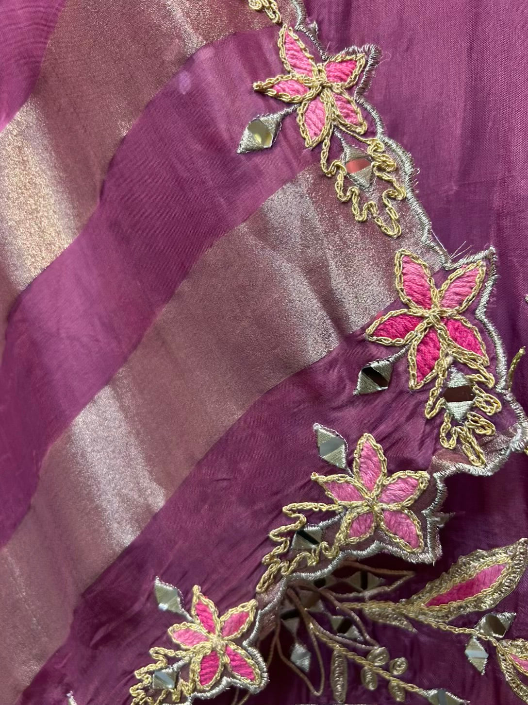 Zareen-é-Tasveer (Lavender)