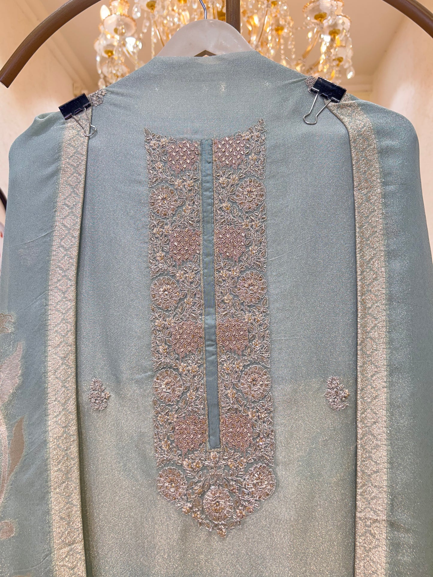 Tisséra Banaras Suit