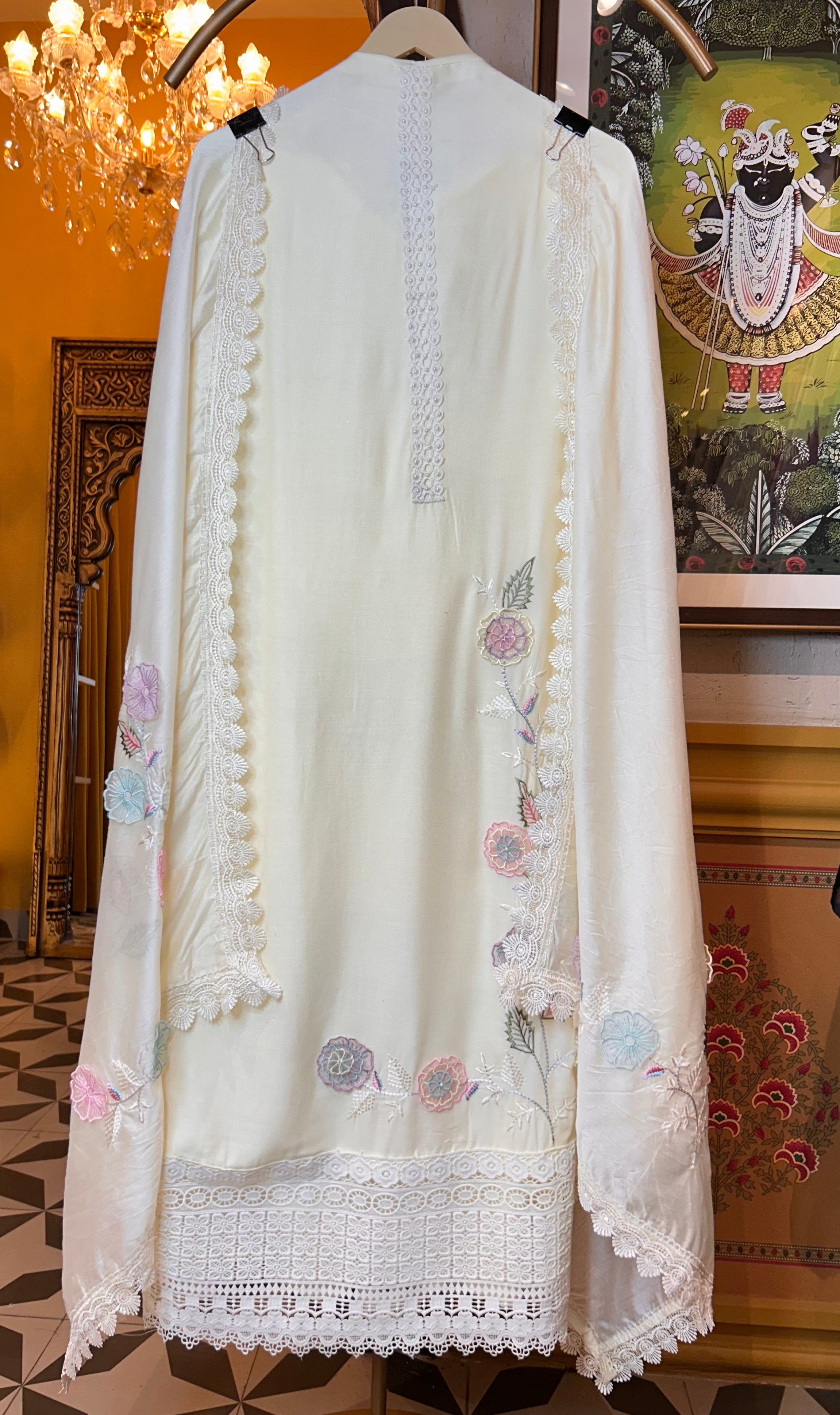 Phooldaan Linen Suit