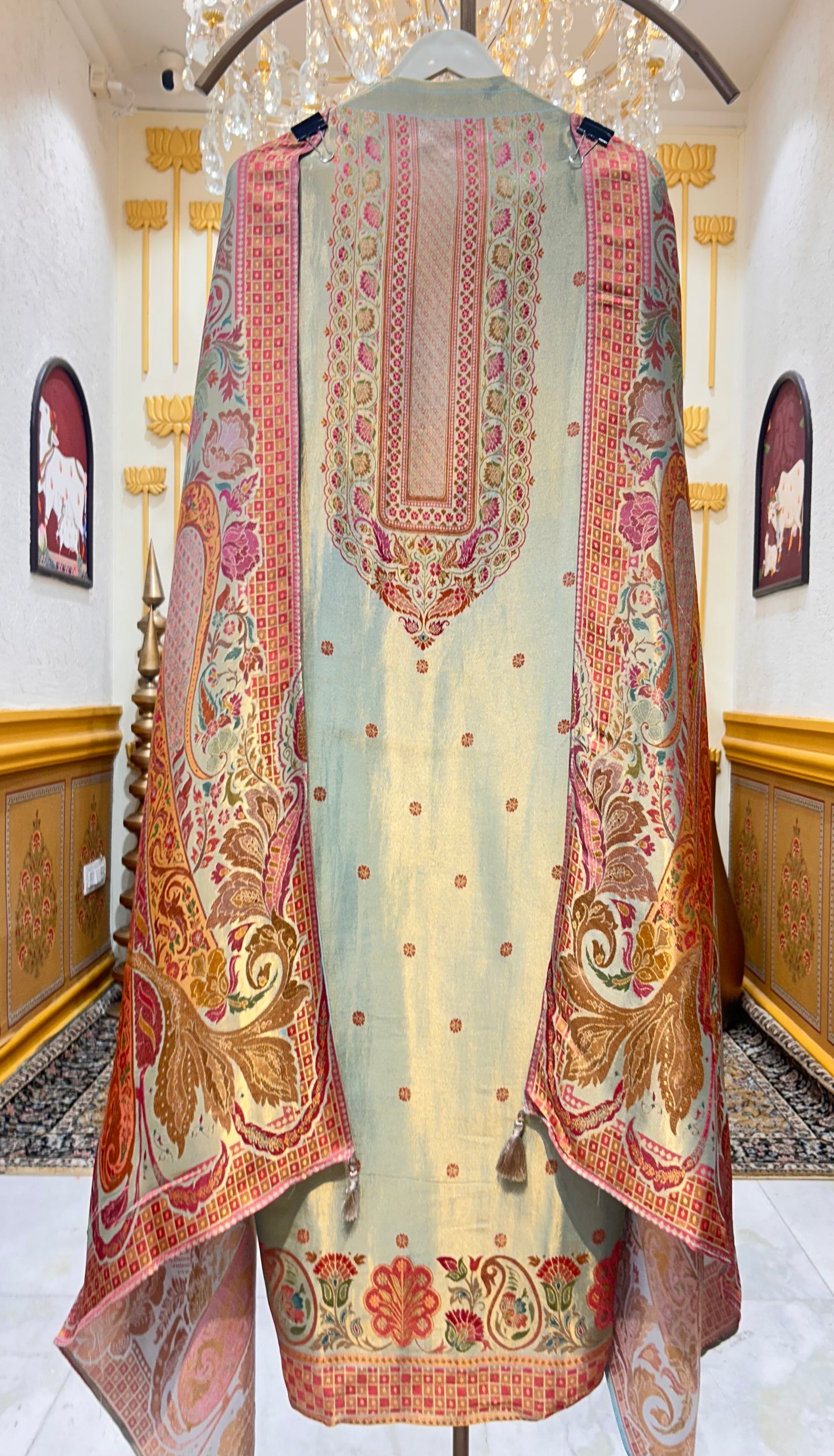 Rangélla Silk Suit