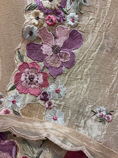 Nyra Tissue Thread Suit
