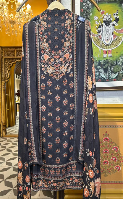 Mahira-é-Pashm Suit (Black)