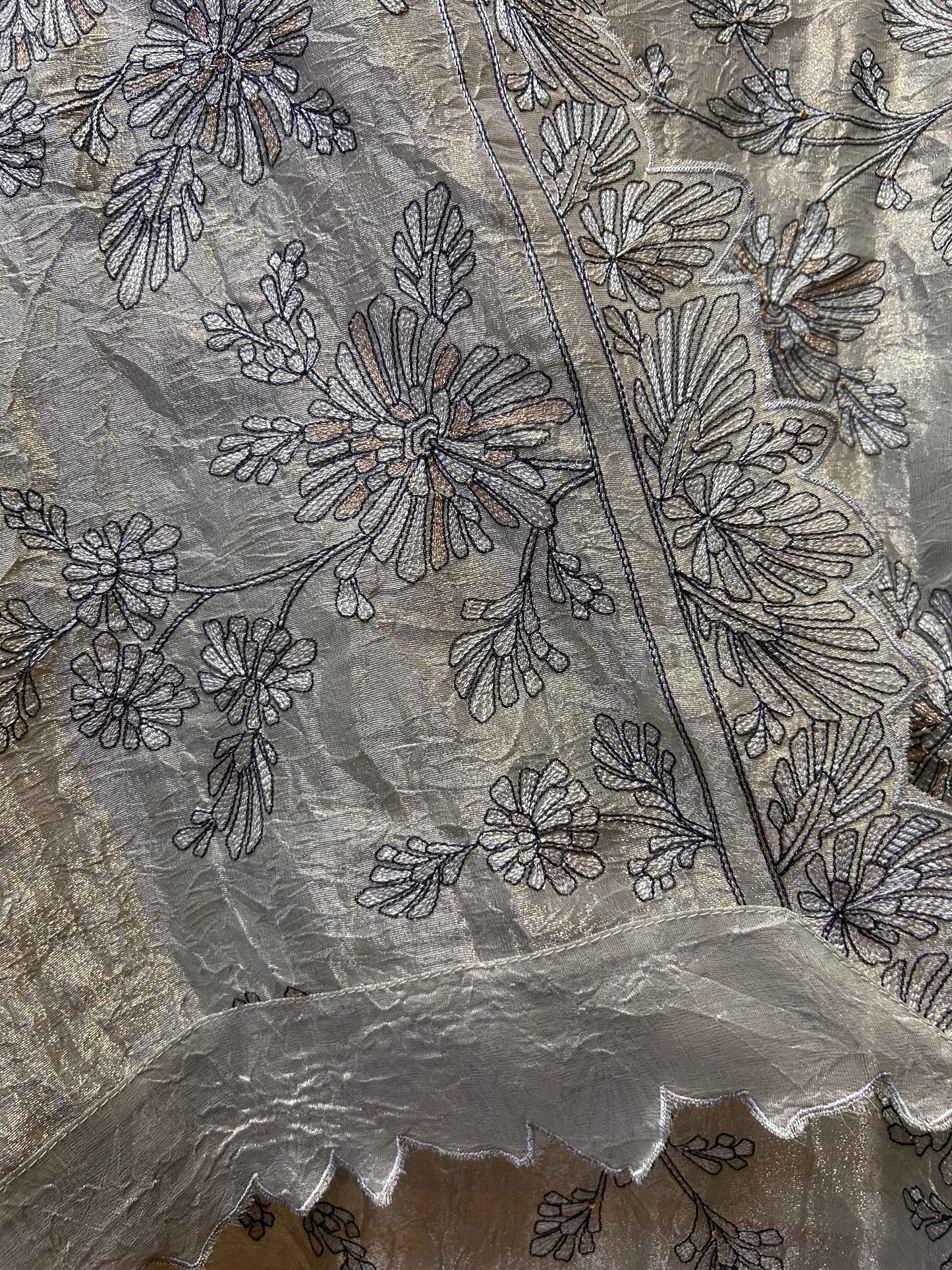 Luméra Threadé Tissue Organza Suit