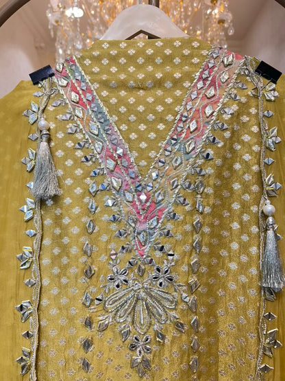 Zehraani Noor Jhalar Suit (Lime Green)