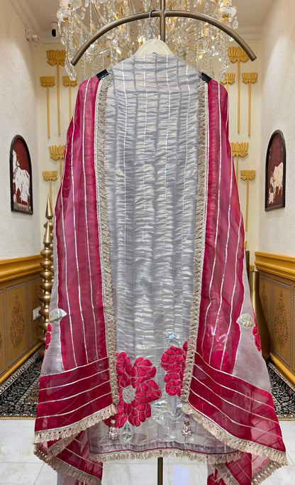 Ariyah Appliqué Élan Suit (Ivory & Pink)