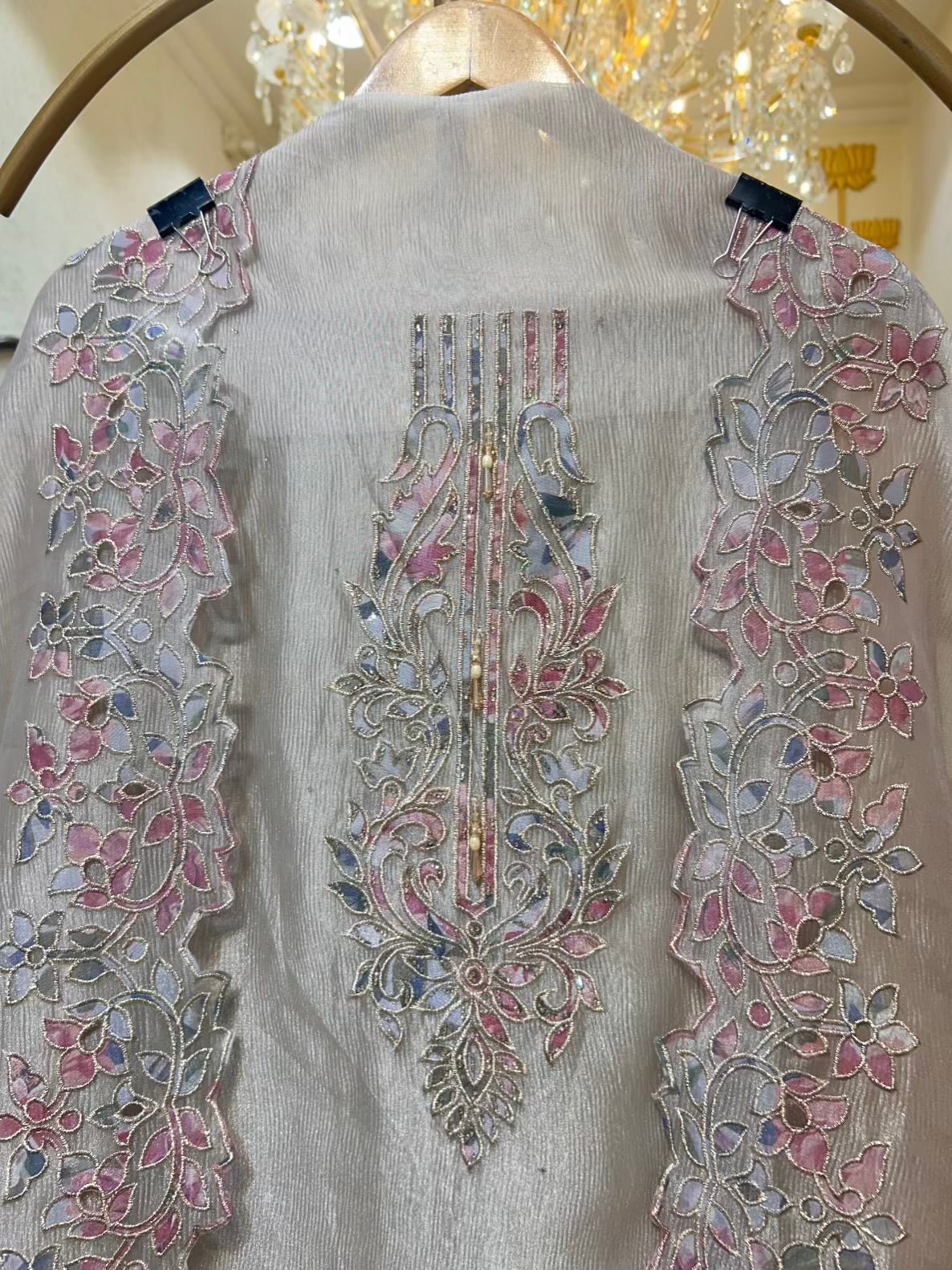 Zehraah Cutwork Veil Suit (Silver Grey)