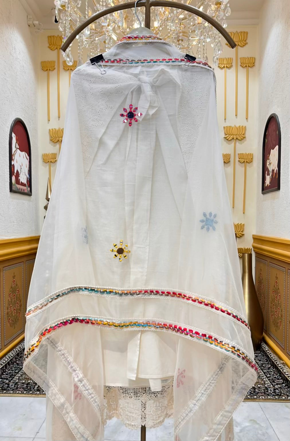 Vesna Aaina Chikankari Suit