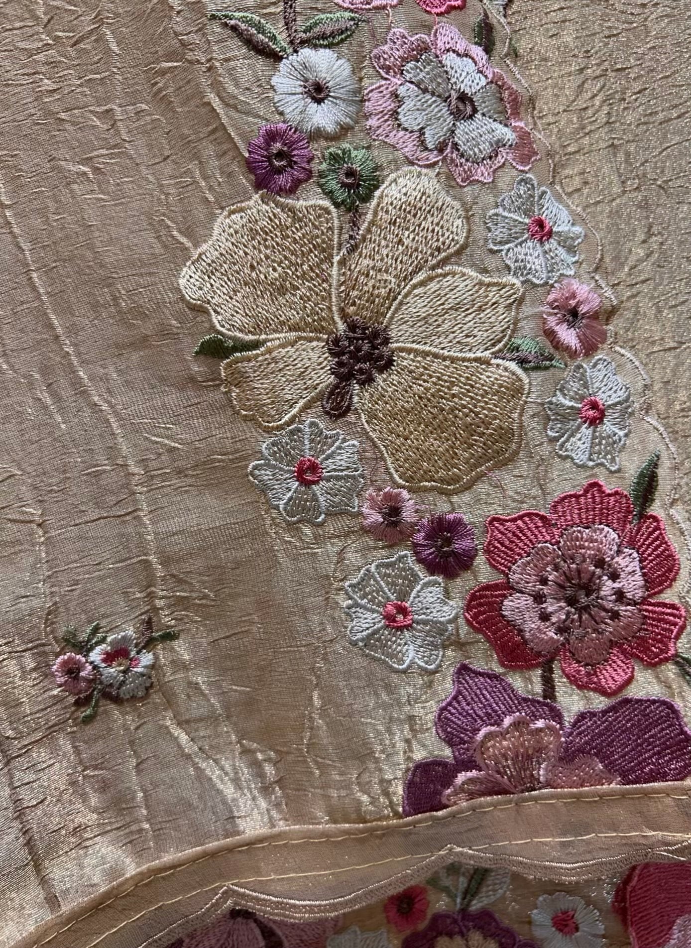 Navya Thread Crush Tissue Suit