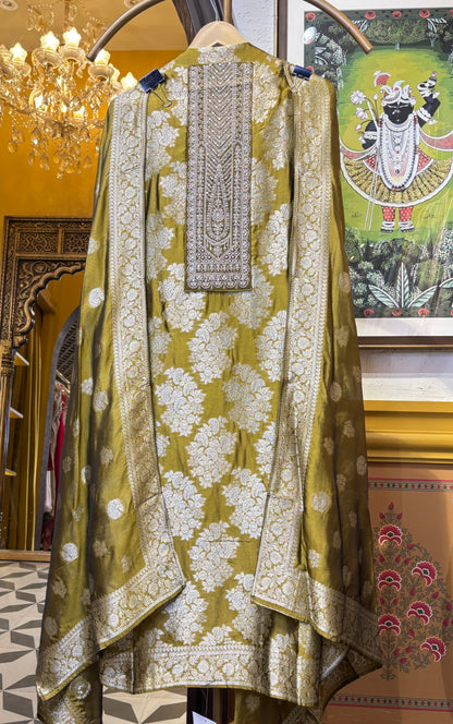 Rajvielle Heritage Banarasi Suit