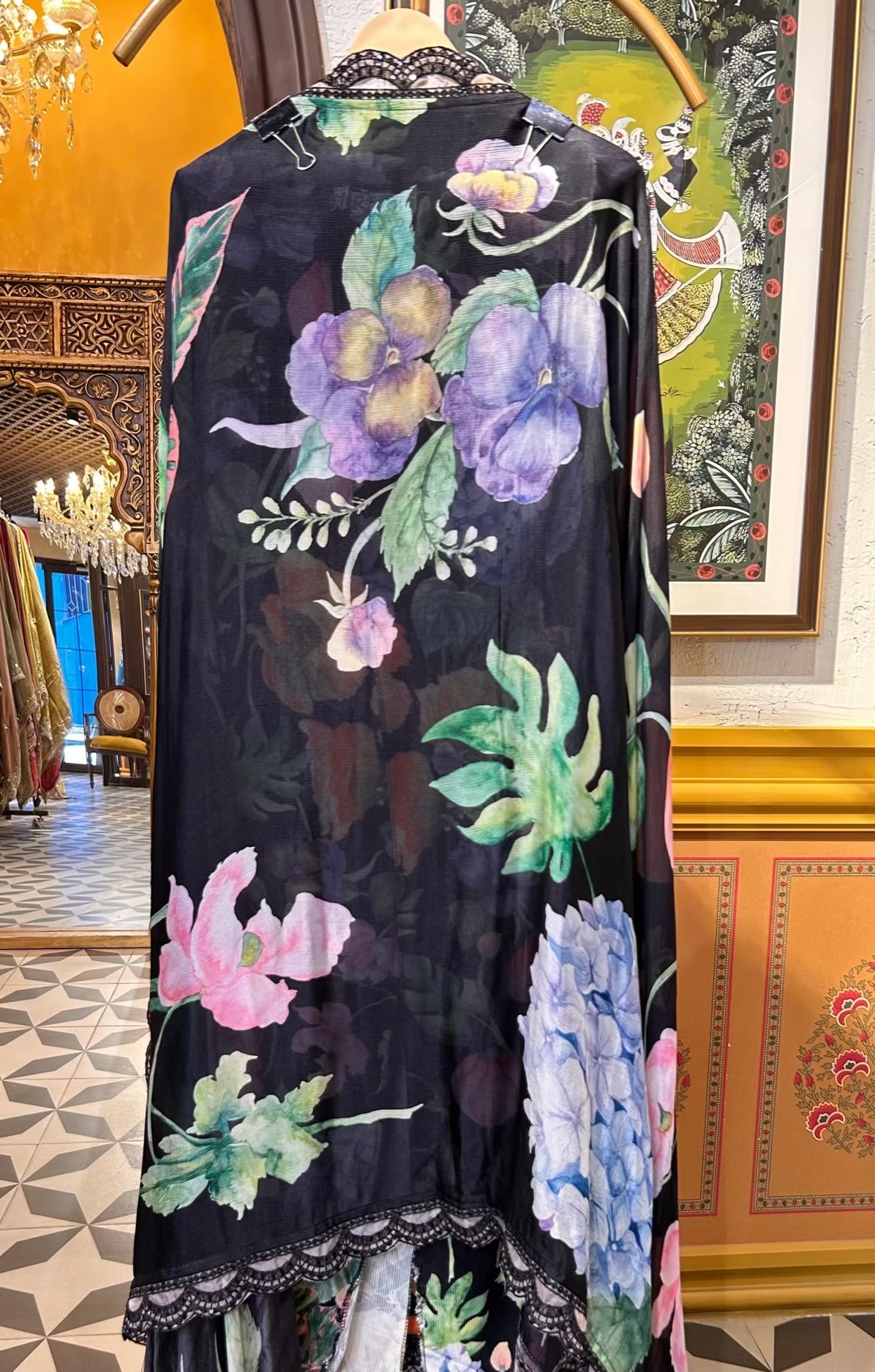 Aabroó-E-Pashm Suit (Black)