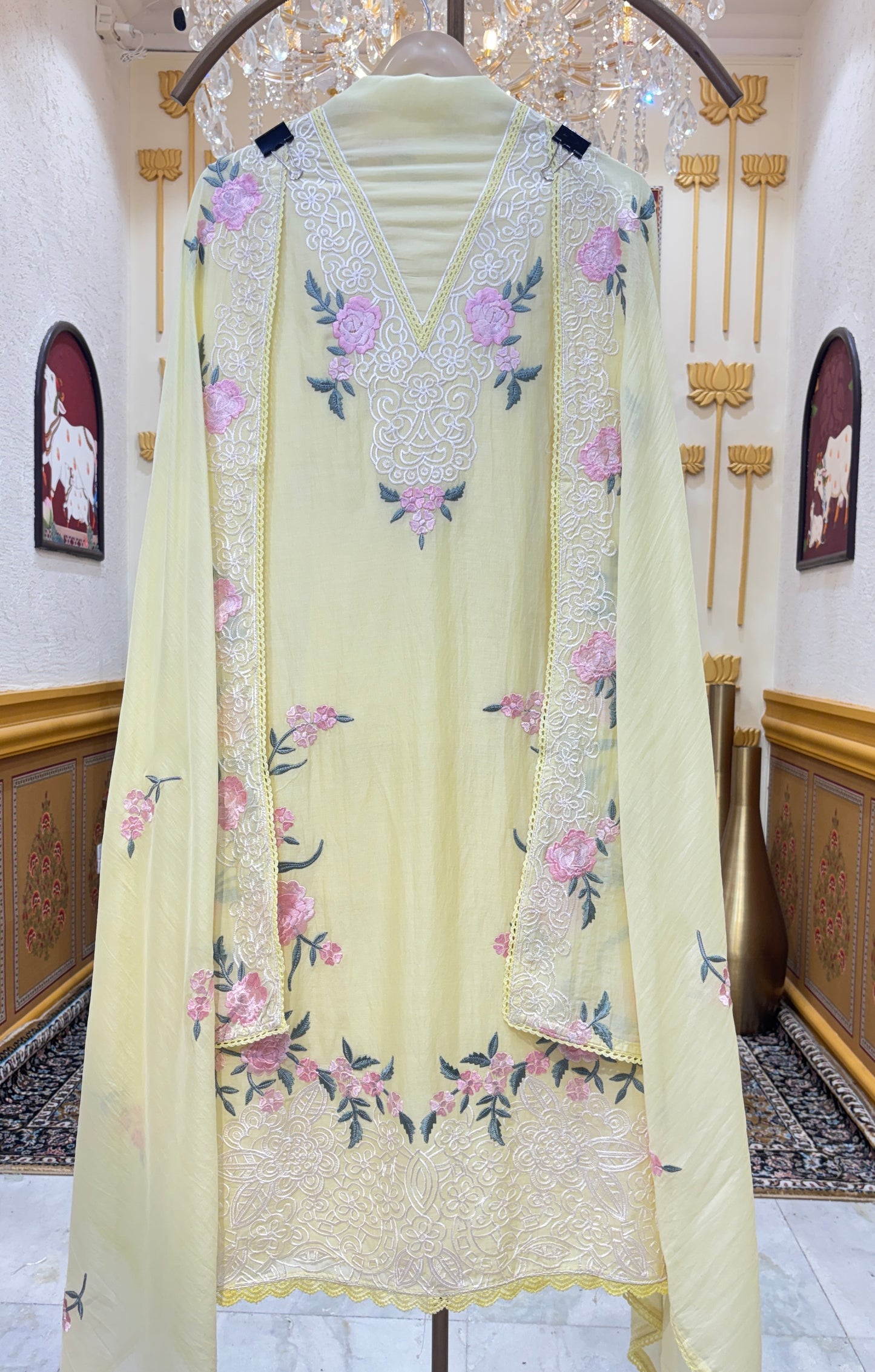 Noorza Thread Chanderi Suit