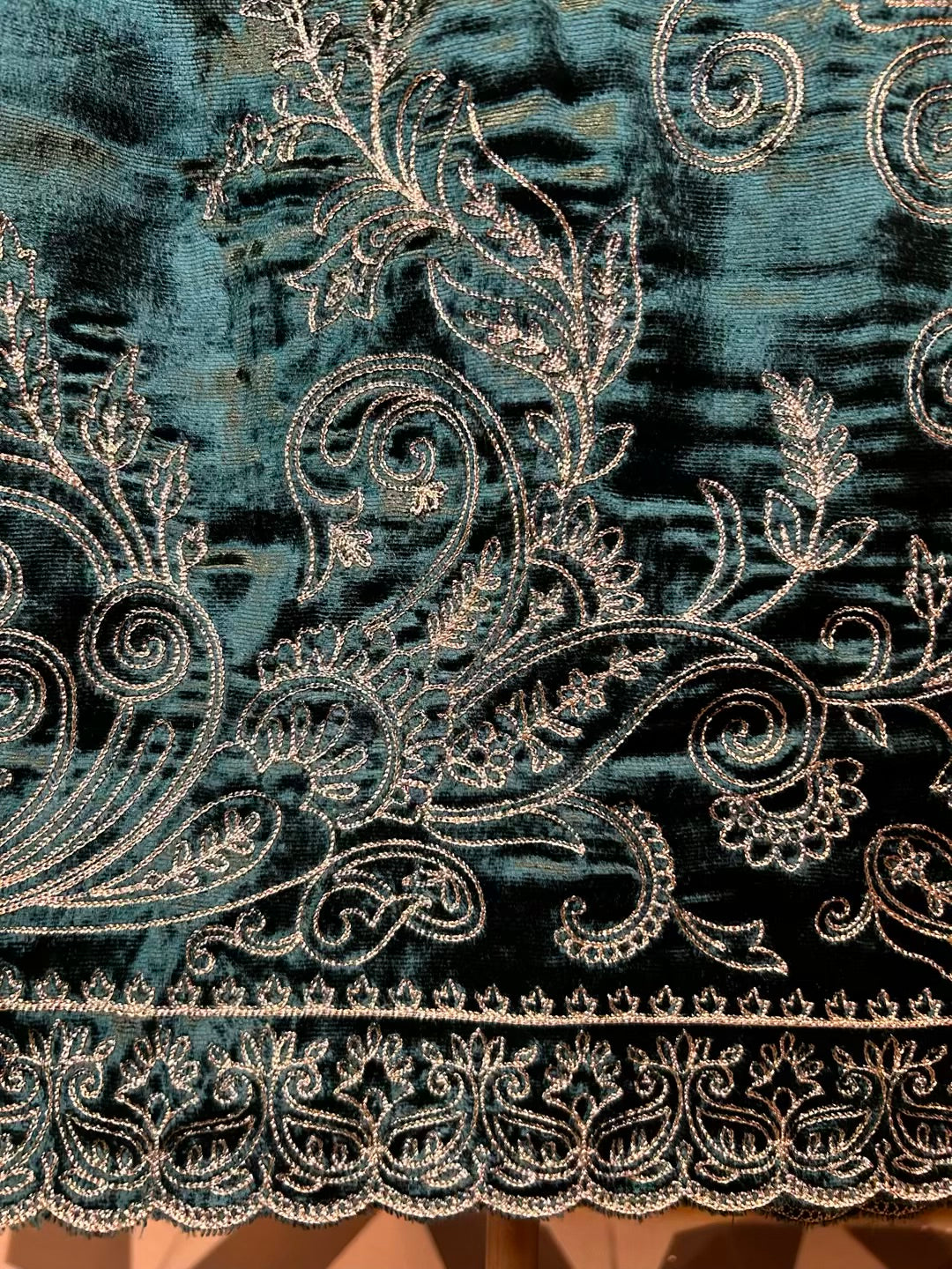 Velvasa Brocade Suit (Green)