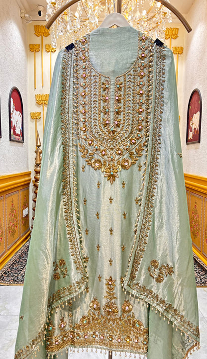 Vasundhara Élan Suit