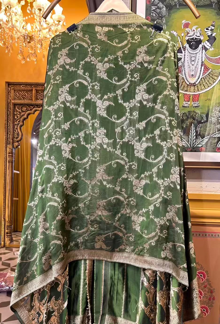 Chamaktar Banarasi Suit (Green)