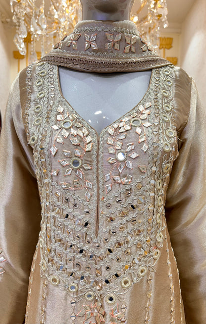 Sheesh Noor Anarkali