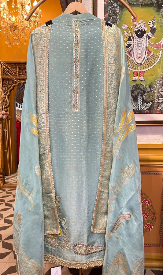 Zarqa-e-Husn (Blue)