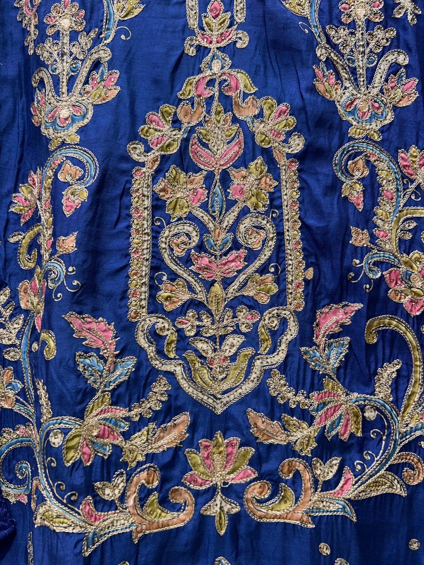 Rayanshi Stone Silk Suit