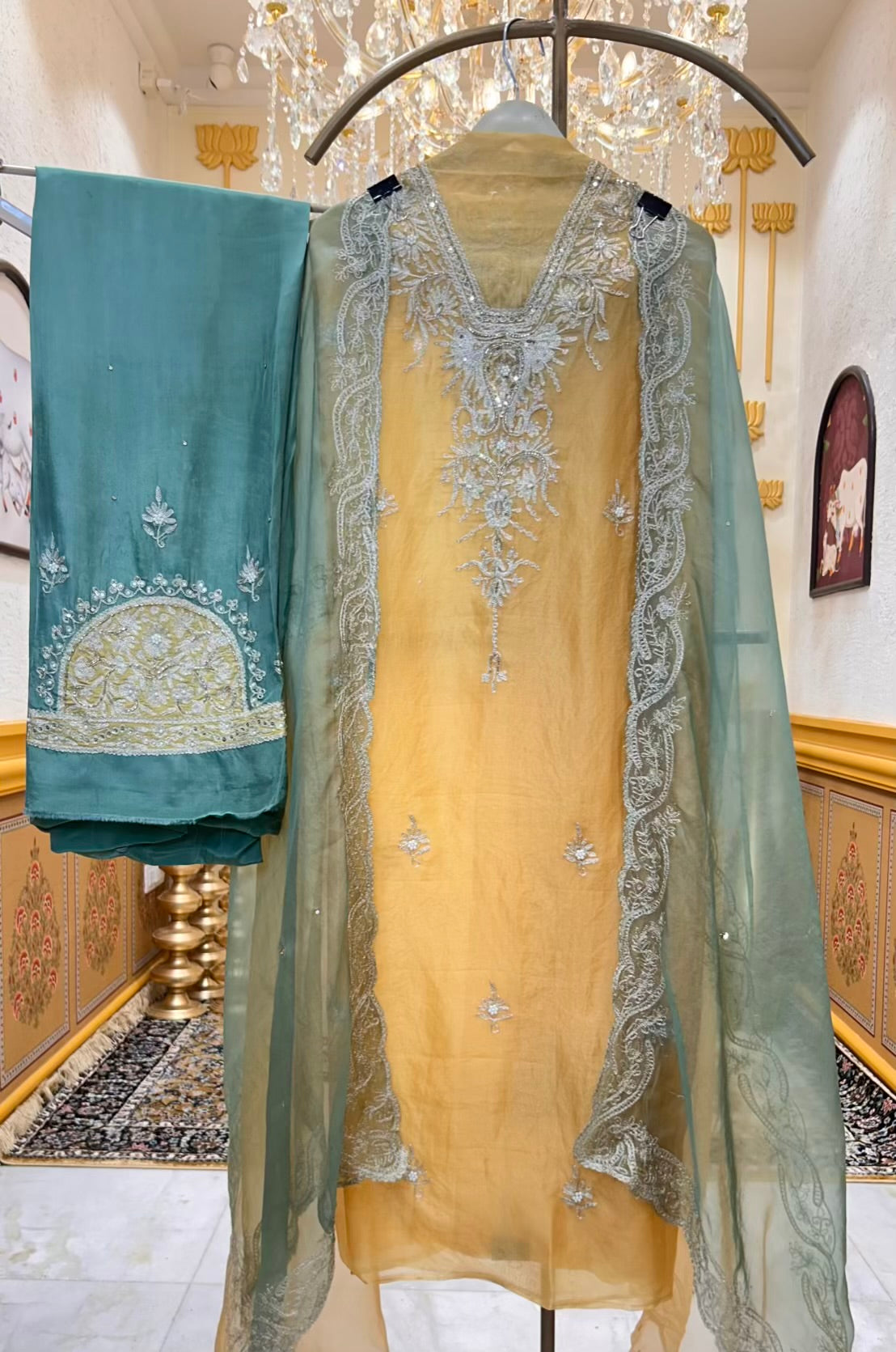 Ruhmira Haathkaar Suit (Yellow)