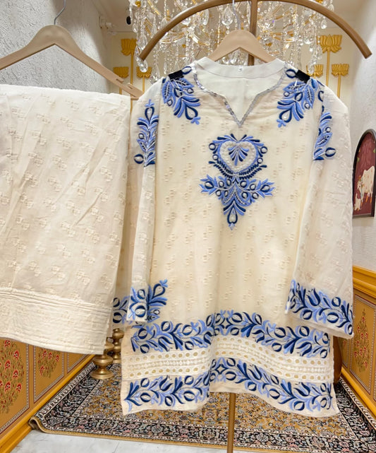 Averra Moti Lace Farshi Set