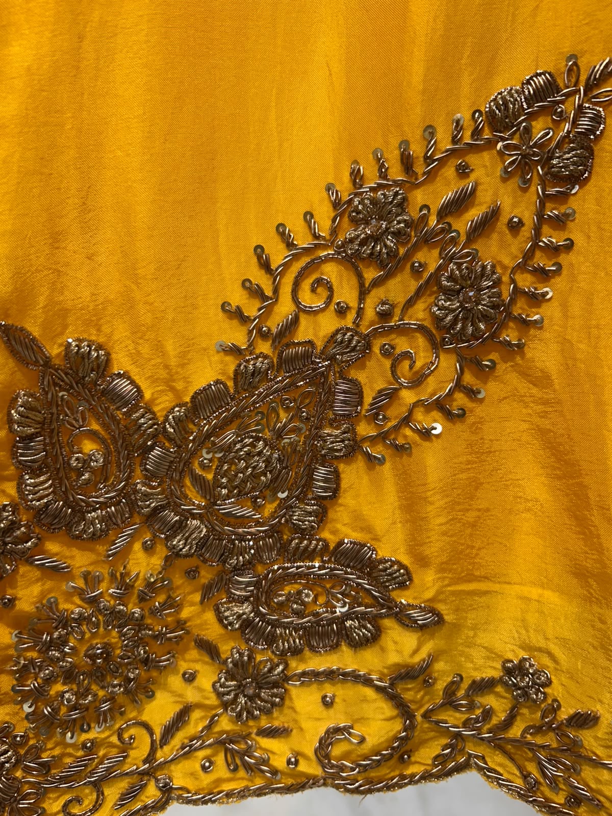 Pitambara Noor Suit