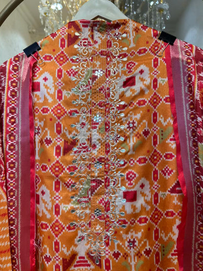 Saavira Patola Heritage Suit (Mustard)