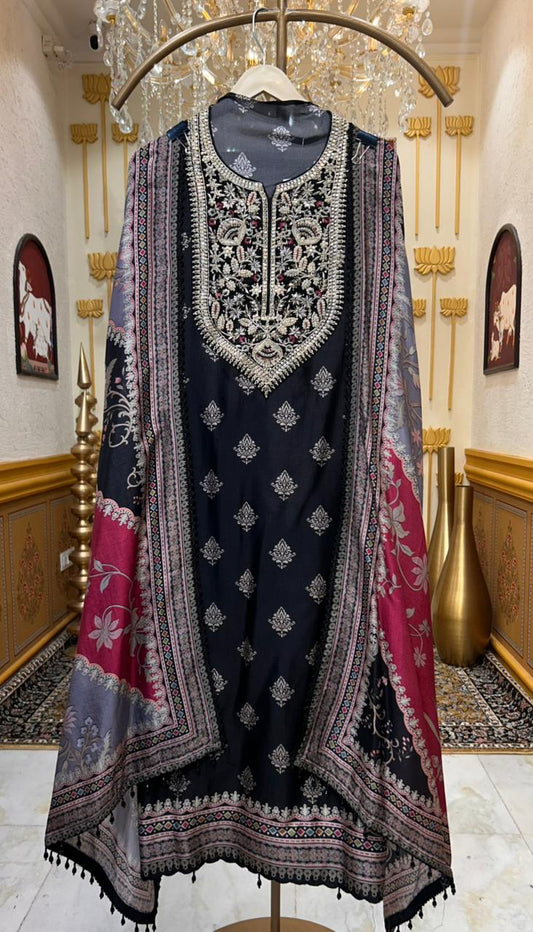 Ariyah Naqsh Silk Suit