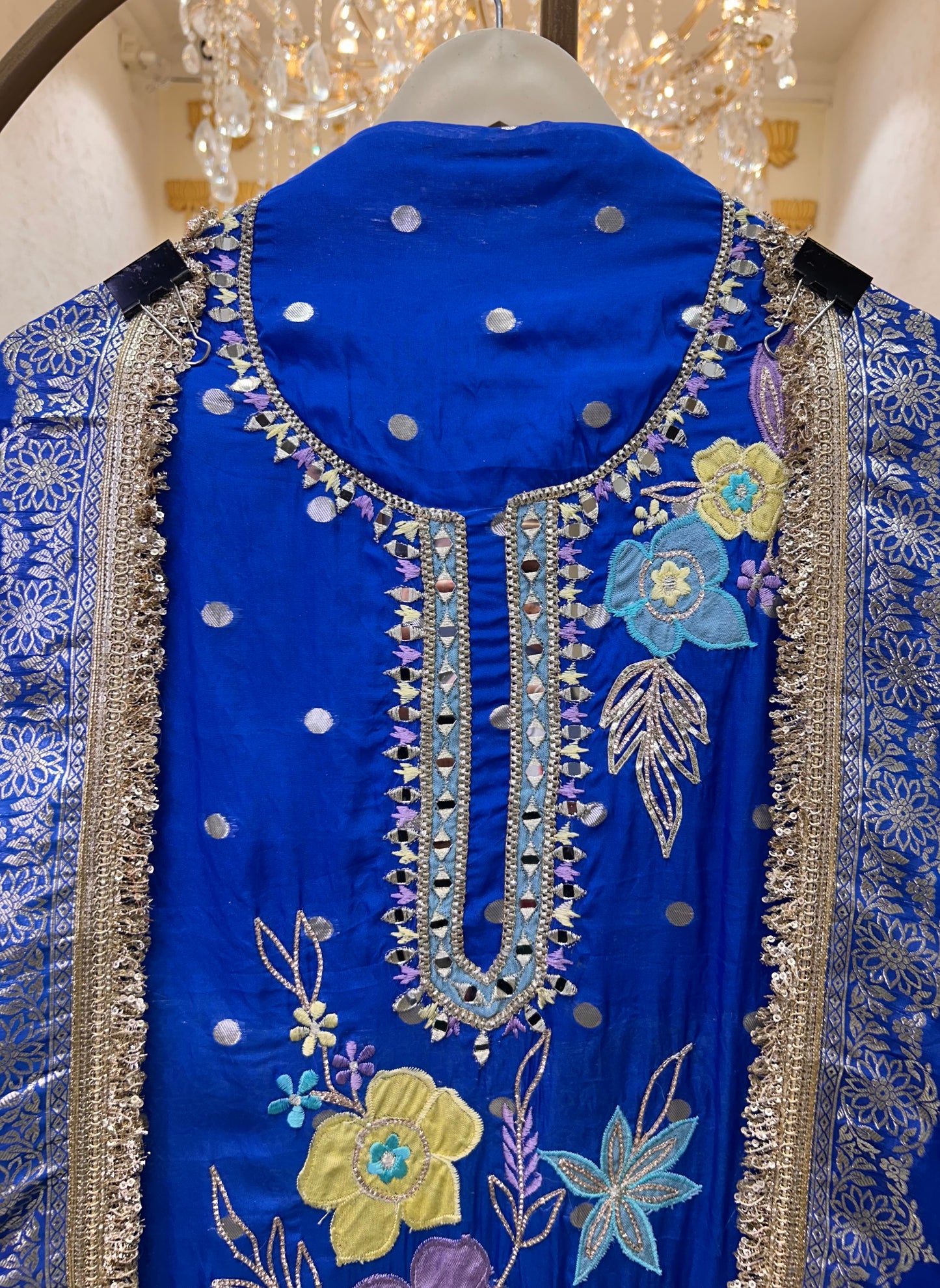 Aaina Gulnaar Suit