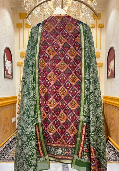 Vasundhara Patola Loom Suit (Green)